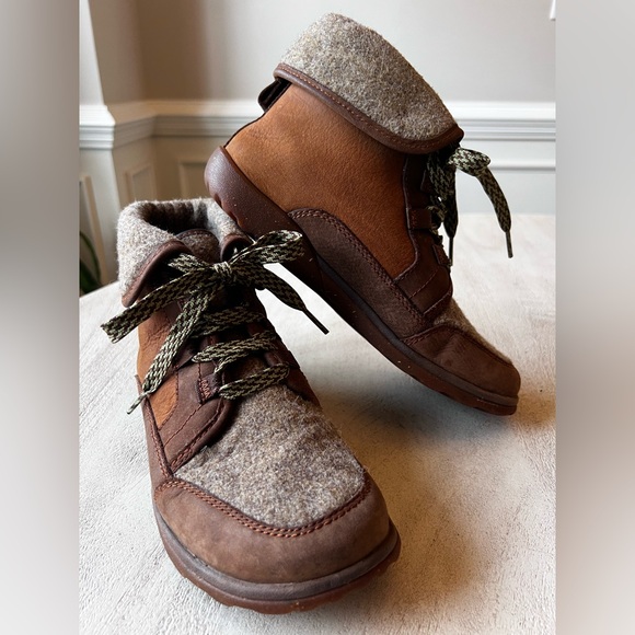 Chaco Women's Barbary Pinecone Leather Wool Hiking‎ Boots Size 6.5 - Picture 1 of 13